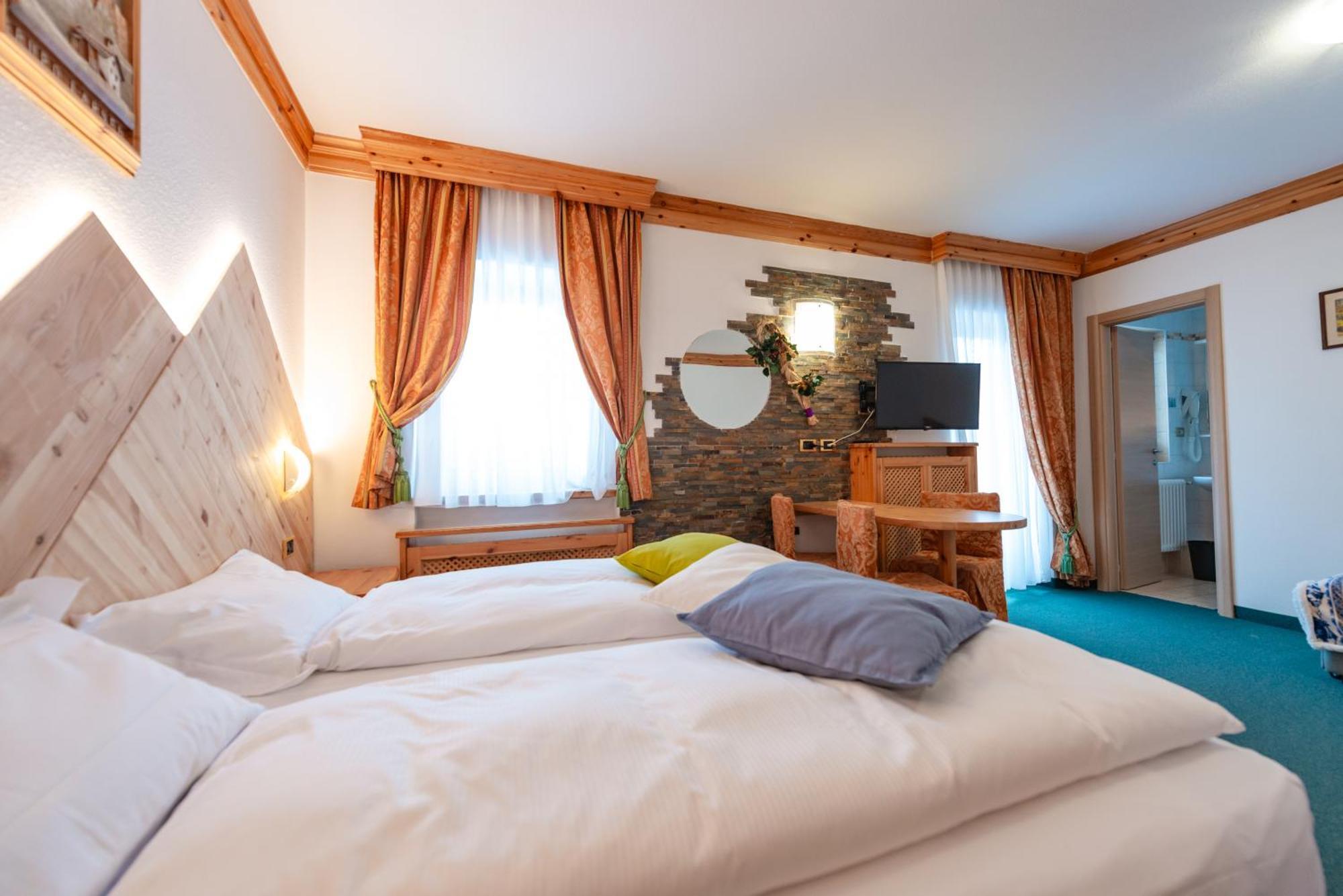 Hotel Ciamol Campitello di Fassa Ngoại thất bức ảnh