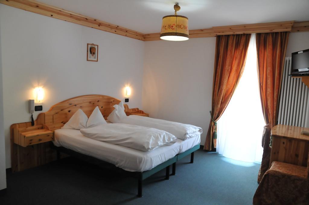 Hotel Ciamol Campitello di Fassa Phòng bức ảnh